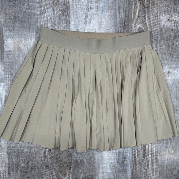 Aritizia TnAction TnaMove Tennis ProMicro pleated high rise Skirt Tan Size L - Picture 5 of 10